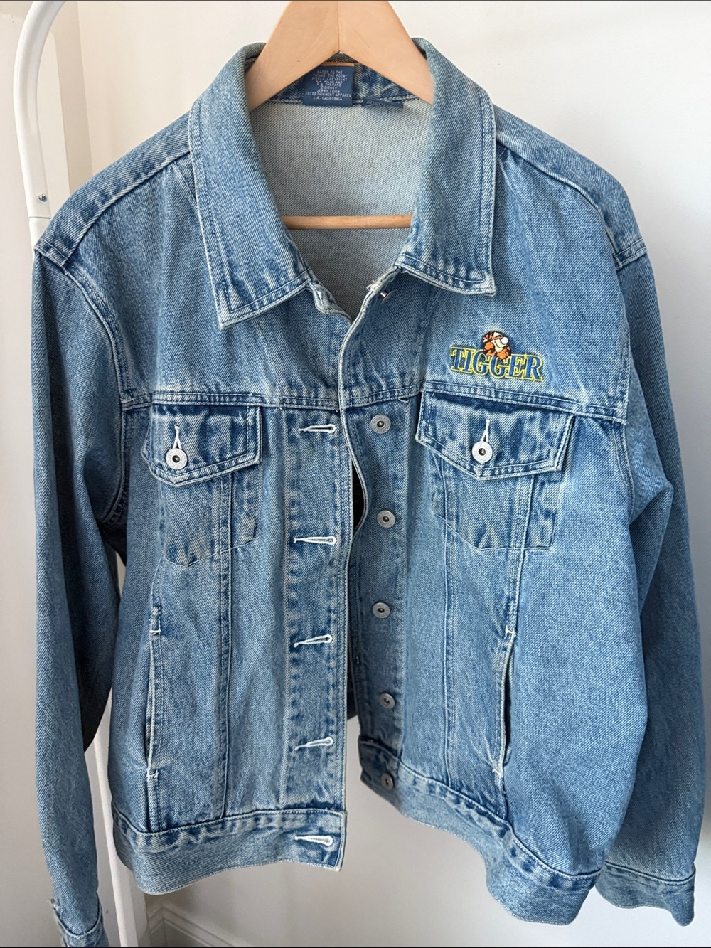 Vintage Disney Tiger Light Wash Denim Jacket  Embroidered Label Size 2X - Picture 2 of 10